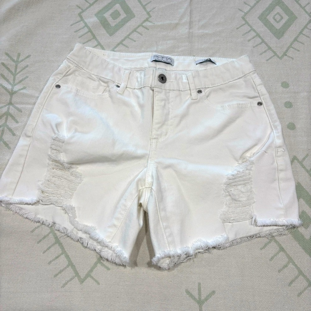 Sofia By Sofia Vergara white Jean shorts distressed Lila short distressed 2